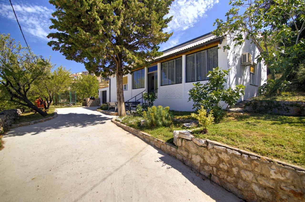 Vacation Home Korina سينج المظهر الخارجي الصورة